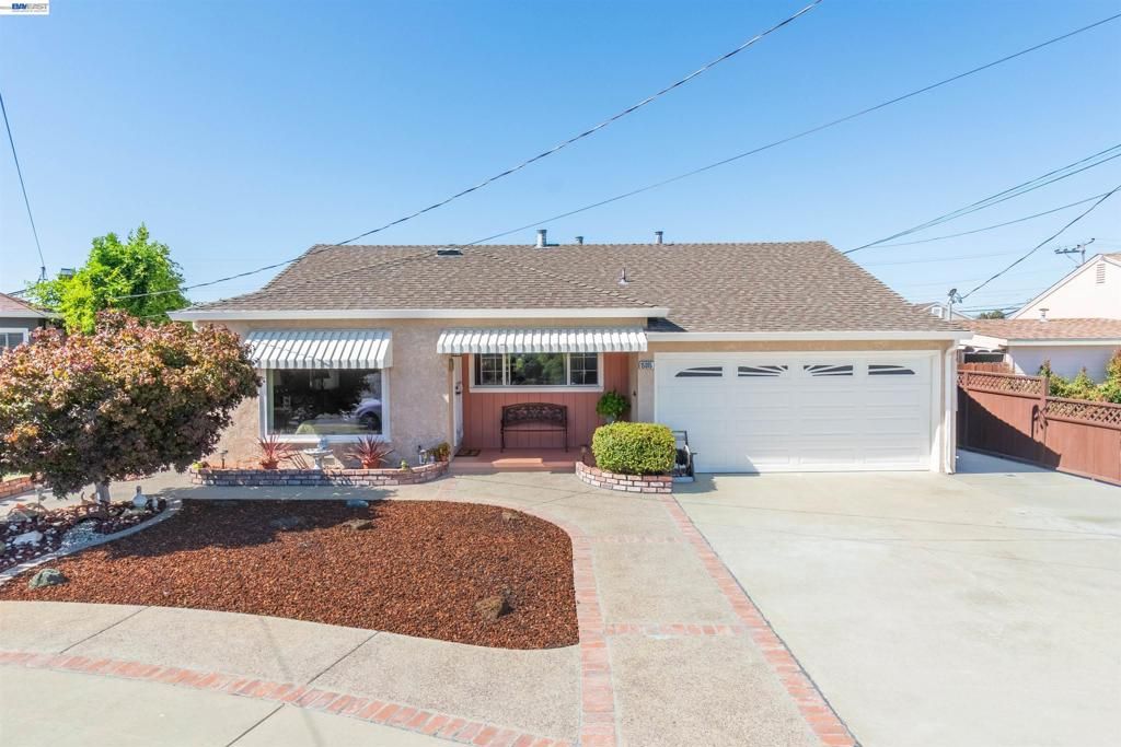 Image 1 of property listing at 15015 Milford St, San Leandro, CA 94579