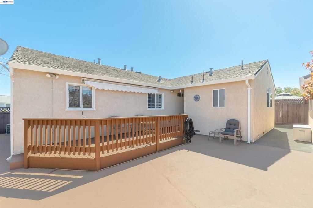 Image 24 of property listing at 15015 Milford St, San Leandro, CA 94579