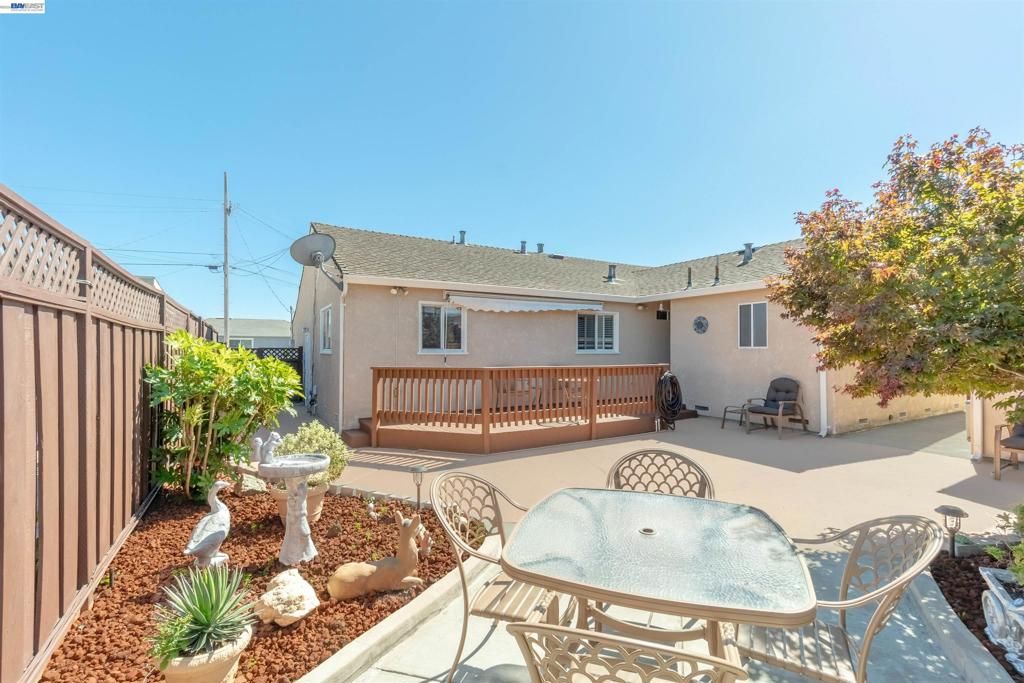 Image 25 of property listing at 15015 Milford St, San Leandro, CA 94579