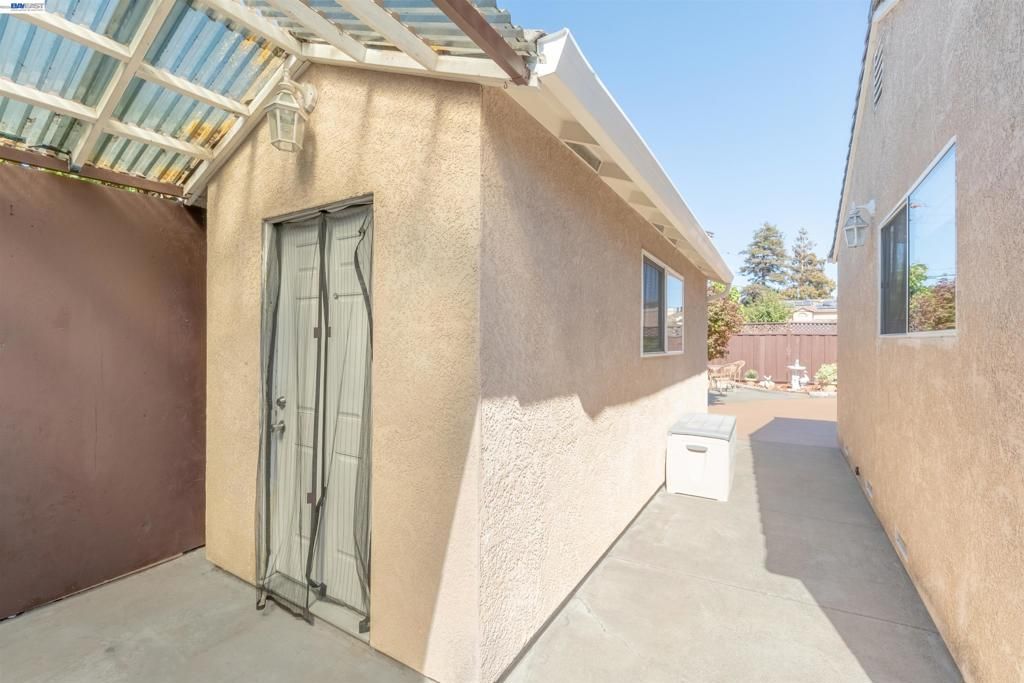 Image 28 of property listing at 15015 Milford St, San Leandro, CA 94579