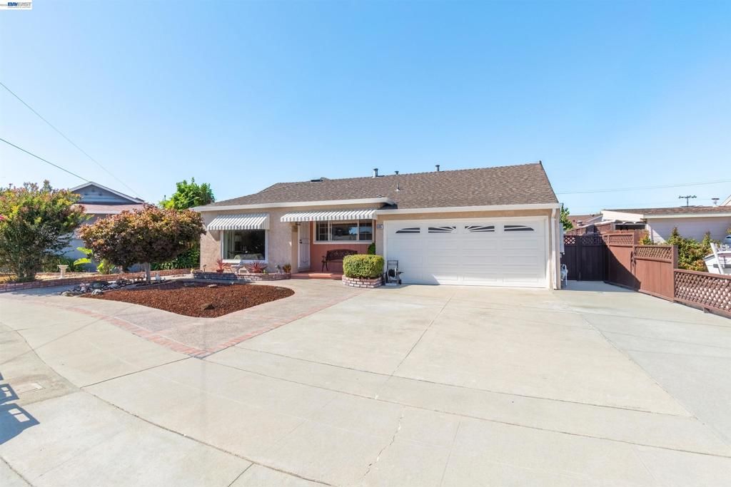 Image 3 of property listing at 15015 Milford St, San Leandro, CA 94579
