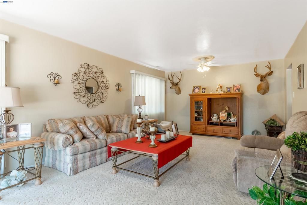 Image 4 of property listing at 15015 Milford St, San Leandro, CA 94579
