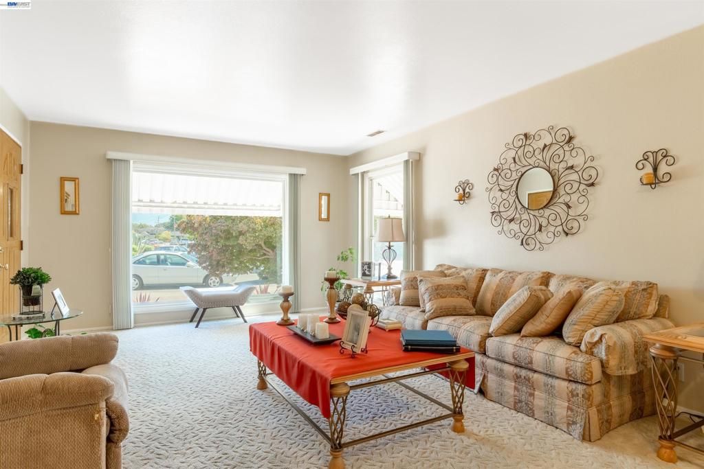 Image 5 of property listing at 15015 Milford St, San Leandro, CA 94579