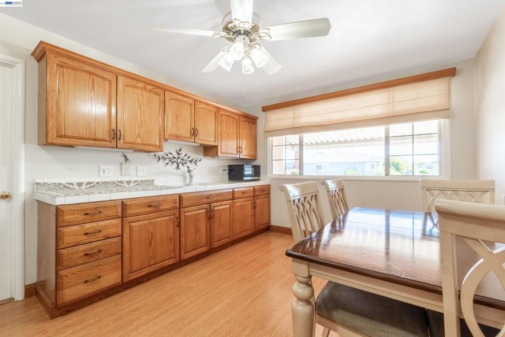Image 8 of property listing at 15015 Milford St, San Leandro, CA 94579