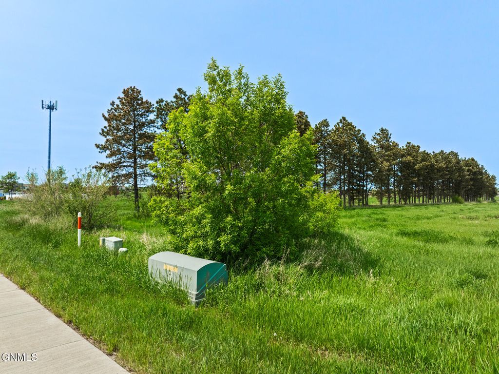 602 & 612 42nd Street W, Williston, ND 58801 photo 12