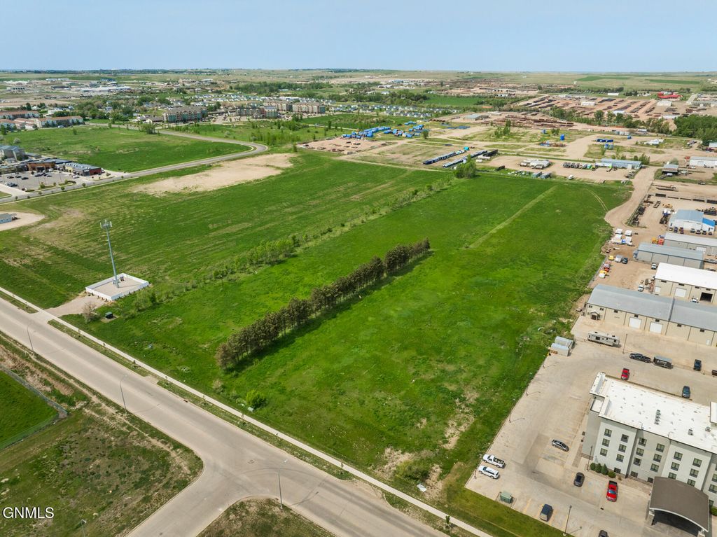 602 & 612 42nd Street W, Williston, ND 58801 photo 2