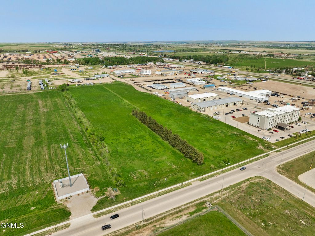 602 & 612 42nd Street W, Williston, ND 58801 photo 3