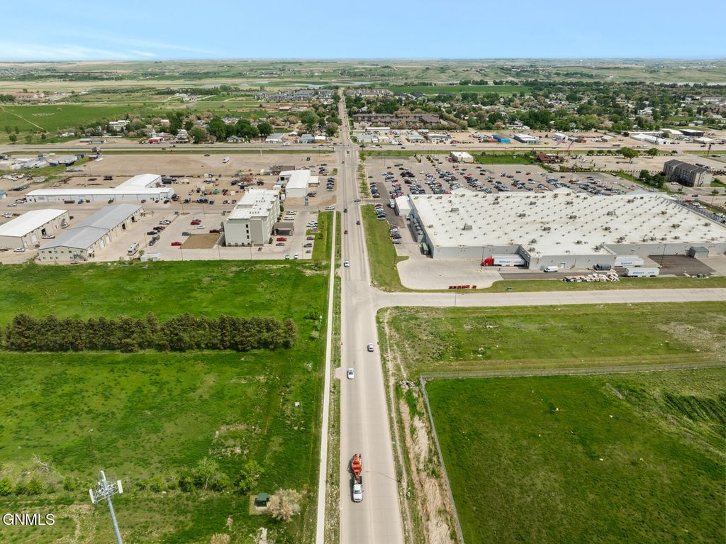 602 & 612 42nd Street W, Williston, ND 58801 photo 4