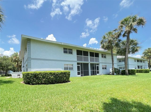 458 FAIRWAYS CIRCLE C201, Ocala, FL 34472