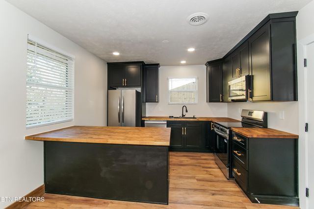 2925 Bethel Place, Powell, TN 37849