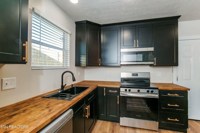 2925 Bethel Place, Powell, TN 37849