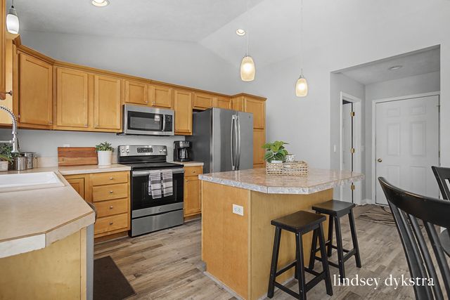 943 Red Tail Drive, Coopersville, MI 49404