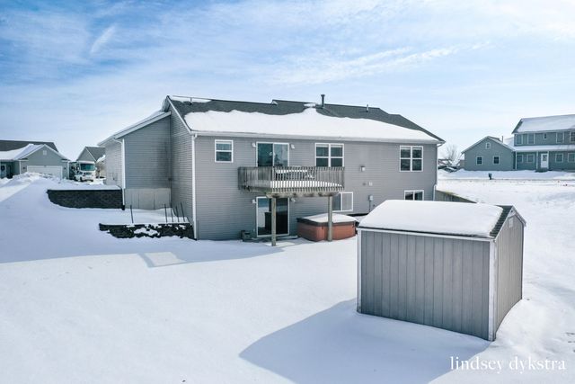 943 Red Tail Drive, Coopersville, MI 49404