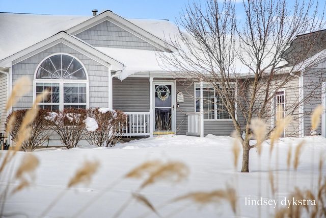 943 Red Tail Drive, Coopersville, MI 49404