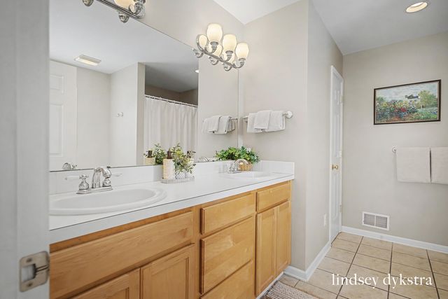 943 Red Tail Drive, Coopersville, MI 49404