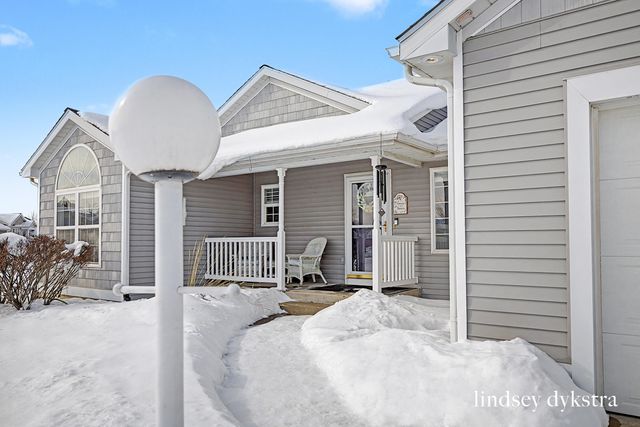 943 Red Tail Drive, Coopersville, MI 49404