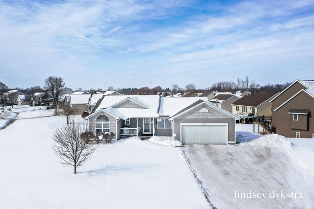 943 Red Tail Drive, Coopersville, MI 49404