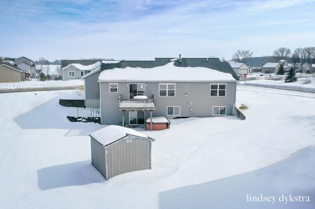 943 Red Tail Drive, Coopersville, MI 49404