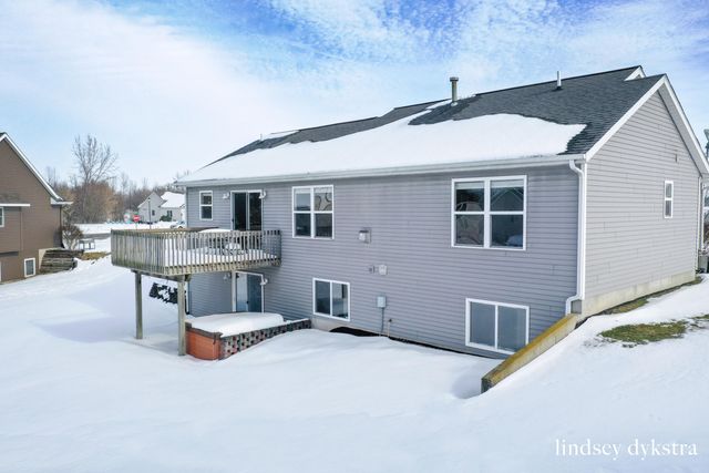 943 Red Tail Drive, Coopersville, MI 49404