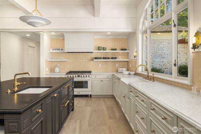 72 Olympic Drive NW, Shoreline, WA 98177