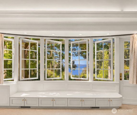 72 Olympic Drive NW, Shoreline, WA 98177