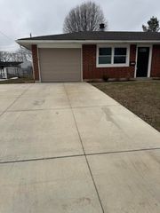 1142 Lee Road 1142 Lee Road, Troy, OH 45373