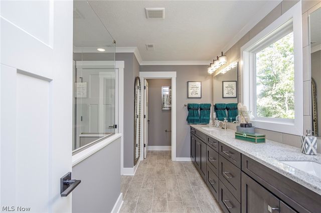 28 Boulder Boulevard, Peninsula, OH 44264