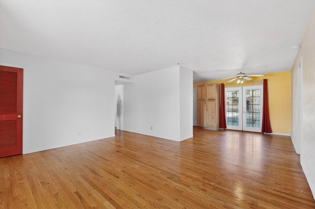 1526 Vassar Drive NE, Albuquerque, NM 87106