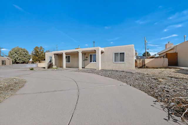 1526 Vassar Drive NE, Albuquerque, NM 87106