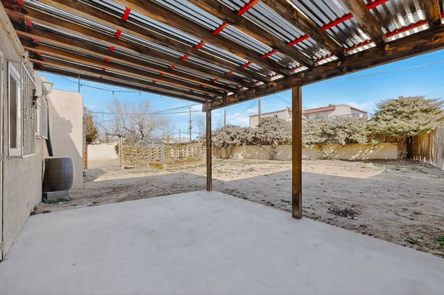 1526 Vassar Drive NE, Albuquerque, NM 87106