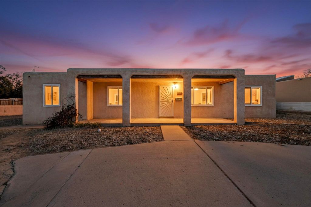 1526 Vassar Drive NE, Albuquerque, NM 87106