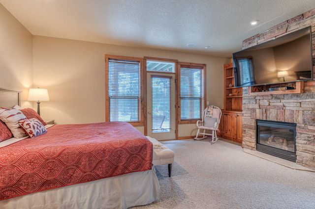 56340 Solar Drive, Bend, OR 97707