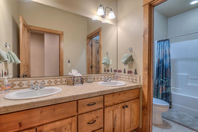 56340 Solar Drive, Bend, OR 97707