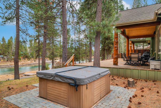 56340 Solar Drive, Bend, OR 97707