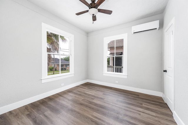1312 Jack Johnson Boulevard, Galveston, TX 77550