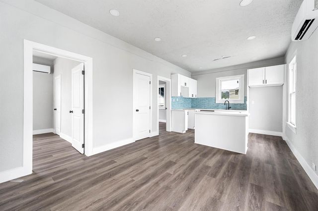 1312 Jack Johnson Boulevard, Galveston, TX 77550