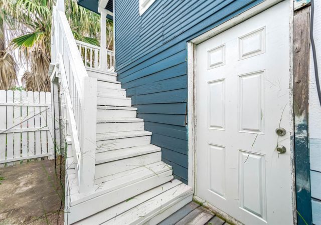 1312 Jack Johnson Boulevard, Galveston, TX 77550