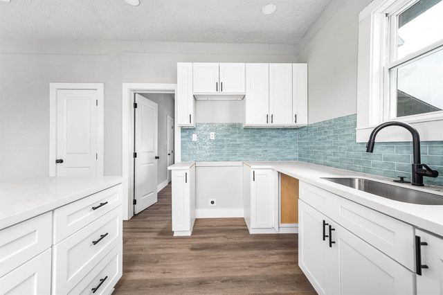 1312 Jack Johnson Boulevard, Galveston, TX 77550