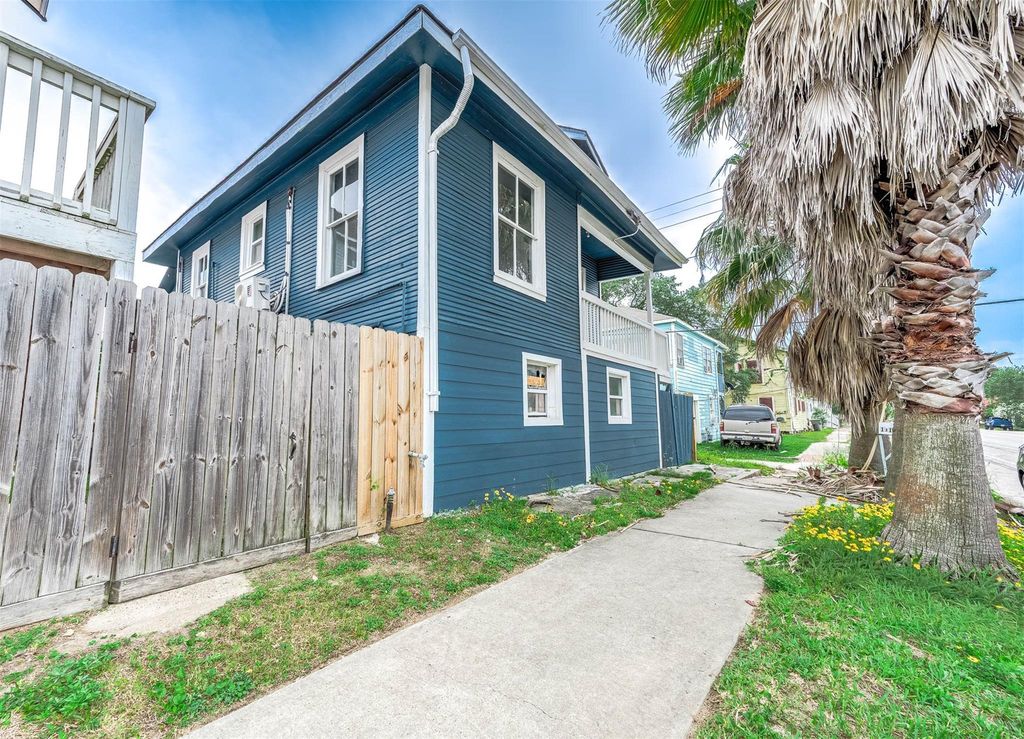 1312 Jack Johnson Boulevard, Galveston, TX 77550