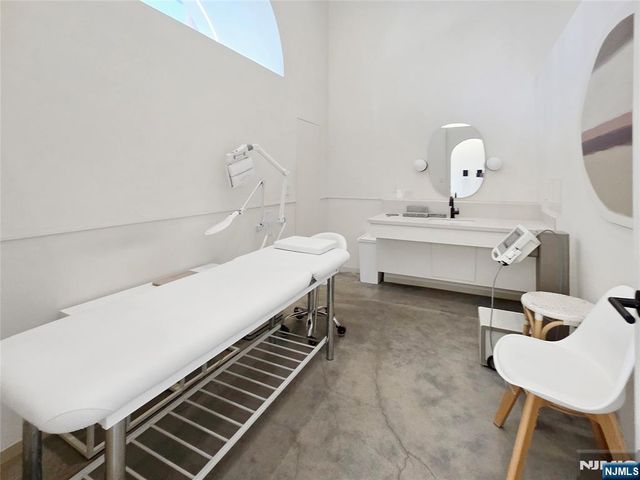 2039 Hudson Street, Fort Lee, NJ 07024