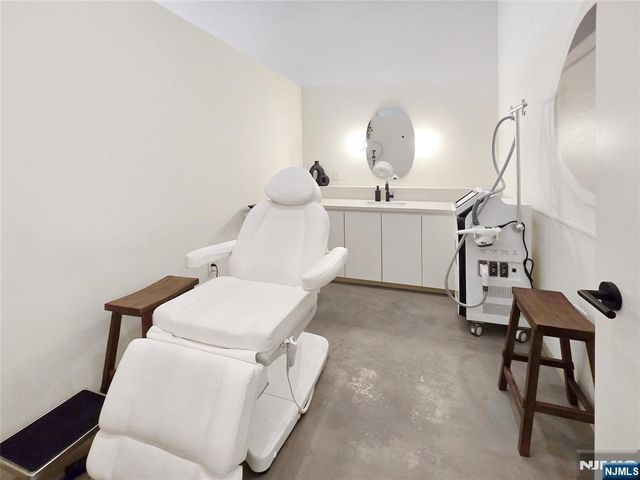 2039 Hudson Street, Fort Lee, NJ 07024