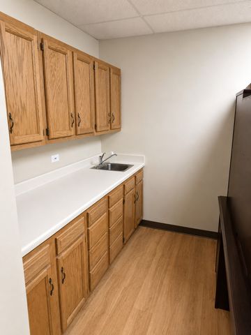 5455 Grand Avenue 302B, Gurnee, IL 60031