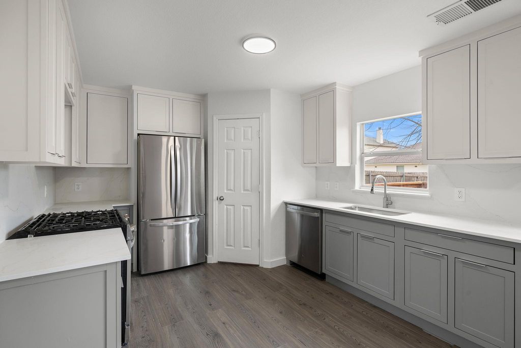 2204 Founder DR, Cedar Park, TX 78613