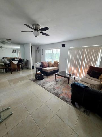 2245 FILLMORE Street 7, Hollywood, FL 33020