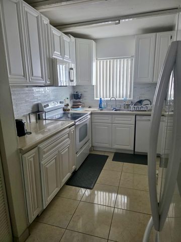 2245 FILLMORE Street 7, Hollywood, FL 33020