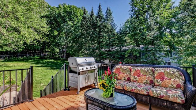 3309 S Pointe Court, Eau Claire, WI 54701