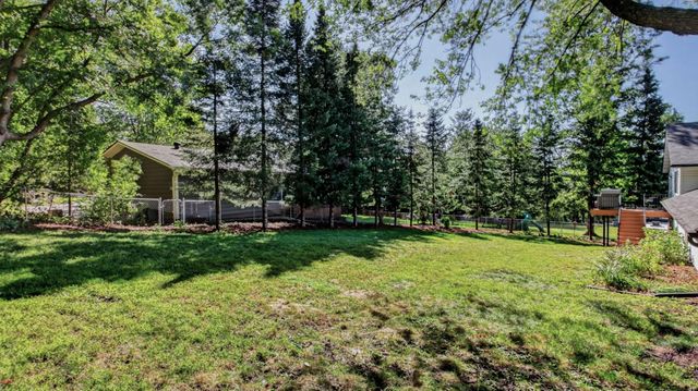 3309 S Pointe Court, Eau Claire, WI 54701