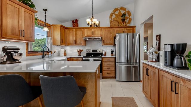 3309 S Pointe Court, Eau Claire, WI 54701