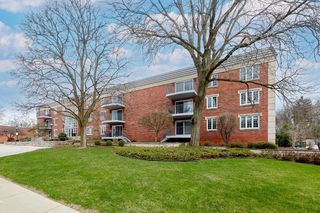13335 Watertown Plank ROAD #303, Elm Grove, WI 53122