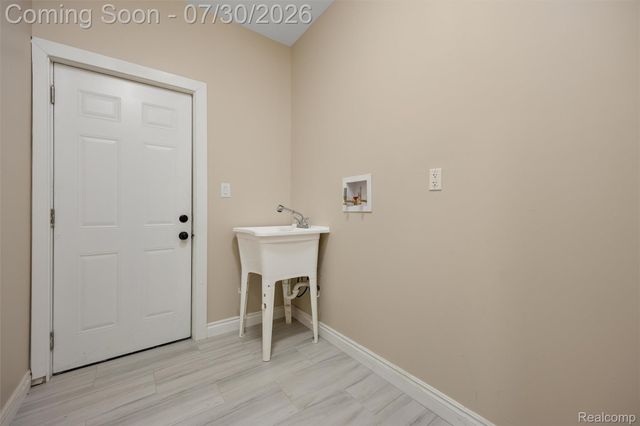21806 Waldron Street, Farmington Hills, MI 48336